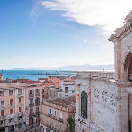 Modern Apartment In Historic Building Cagliari Luaran gambar