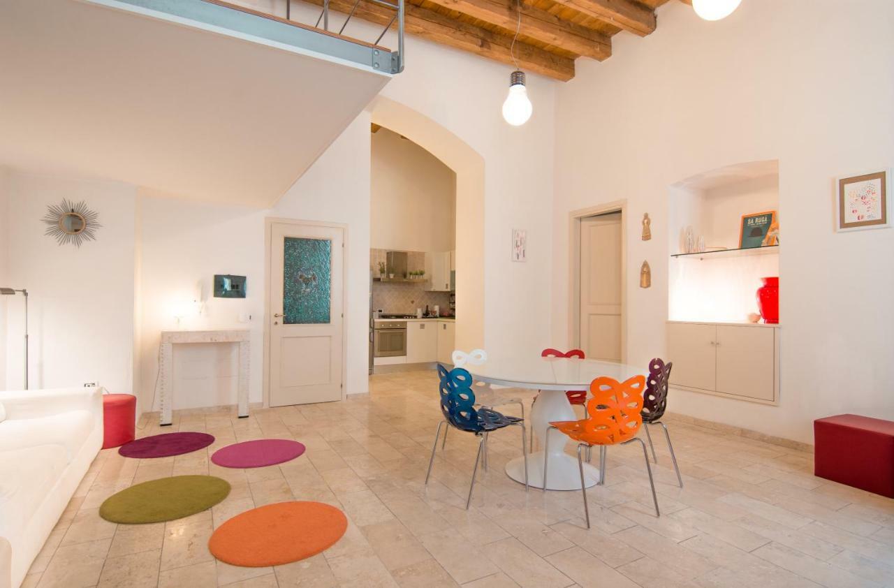 Modern Apartment In Historic Building Cagliari Luaran gambar